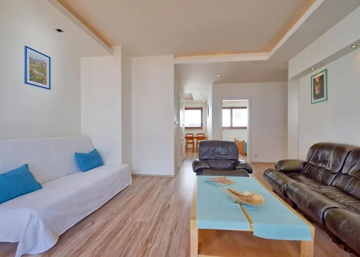 Silvaner Am By Interhome *